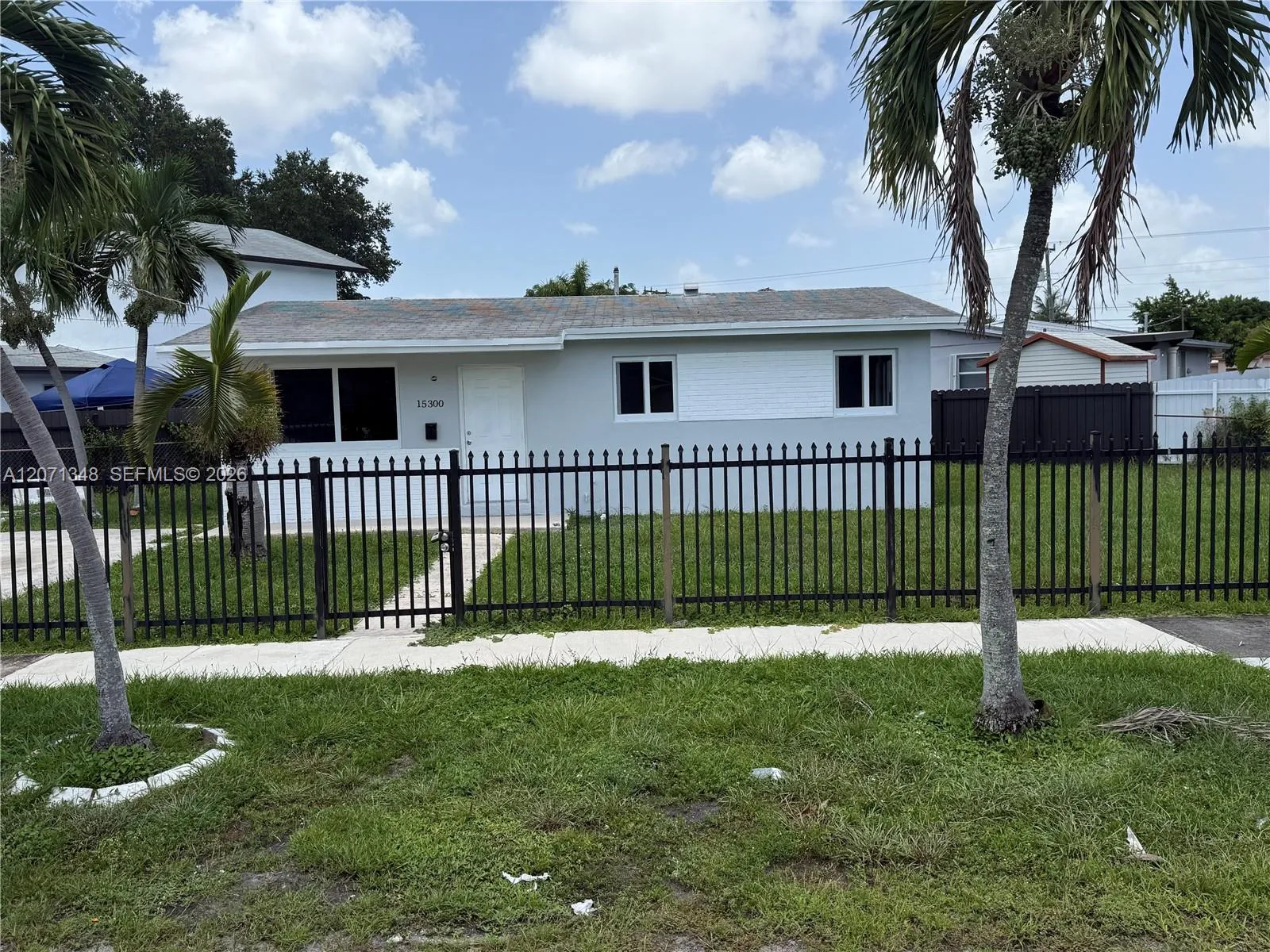 Foto de propiedad en 15300 Railroad Drive, Miami Gardens, FL 33054 Miami Gardens con MLS# 