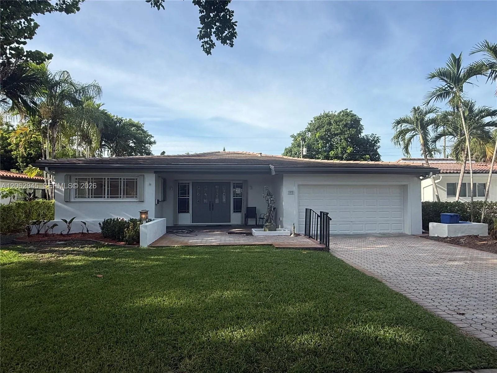 Foto de propiedad en 1532 Trillo Avenue, Coral Gables, FL 33146 Coral Gables con MLS# 