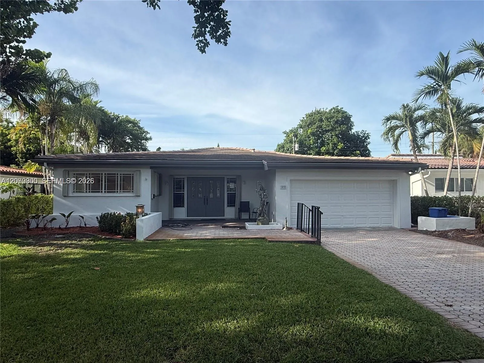 Foto de propiedad en 1532 Trillo Avenue, Coral Gables, FL 33146 Coral Gables con MLS# 