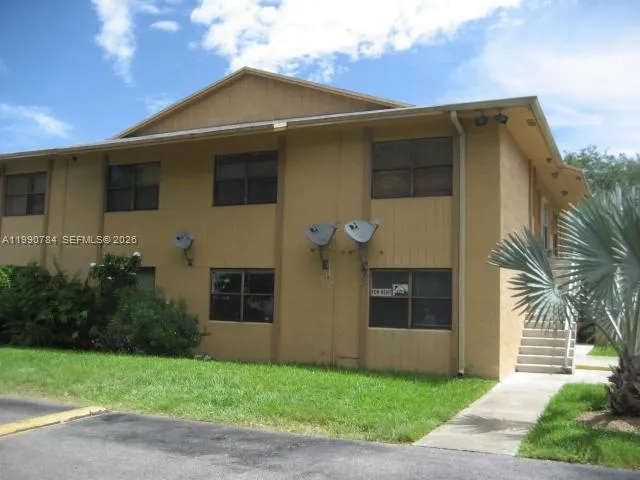 Vendido 15328 SW 72 Street 8-14, Miami, FL 33193, Miami, FL 33193