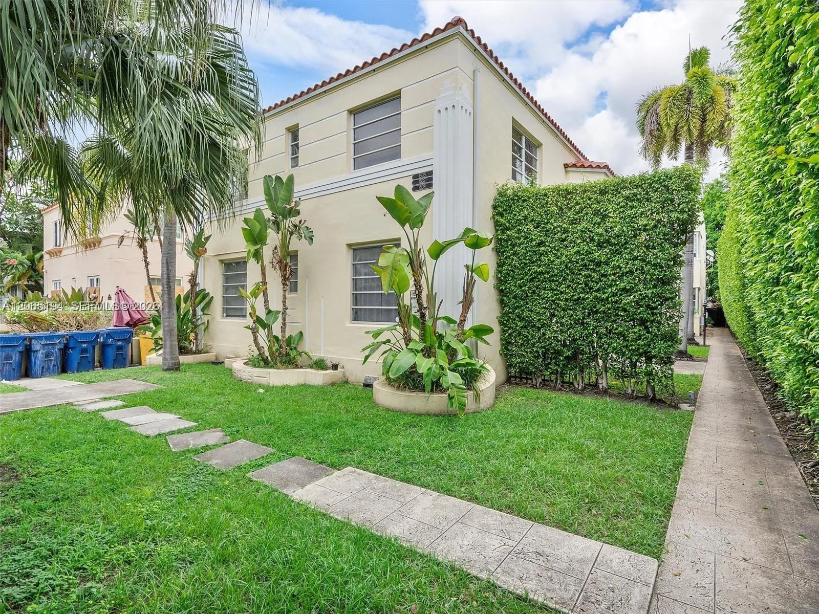 Foto de propiedad en 1535 Meridian Avenue 2, Miami Beach, FL 33139 Miami Beach con MLS# 