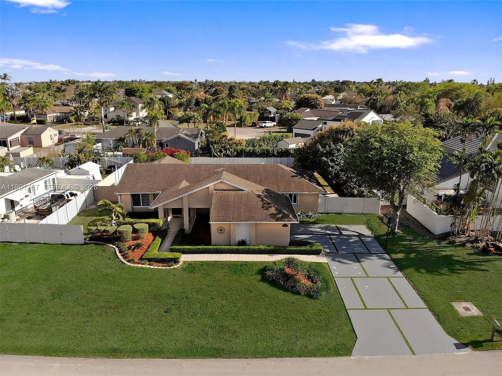 Vendido 15382 SW 153rd Street, Miami, FL 33187, Miami, FL 33187