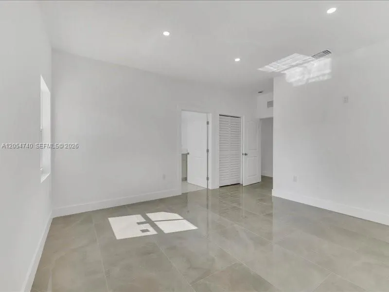 Foto de propiedad en 1539 SW 44th Avenue, Fort Lauderdale, FL 33317 Fort Lauderdale con MLS# 