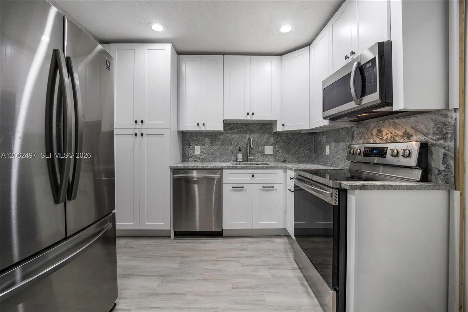 Foto de propiedad en 15391 S Dixie Highway 61, Palmetto Bay, FL 33157 Palmetto Bay con MLS# 