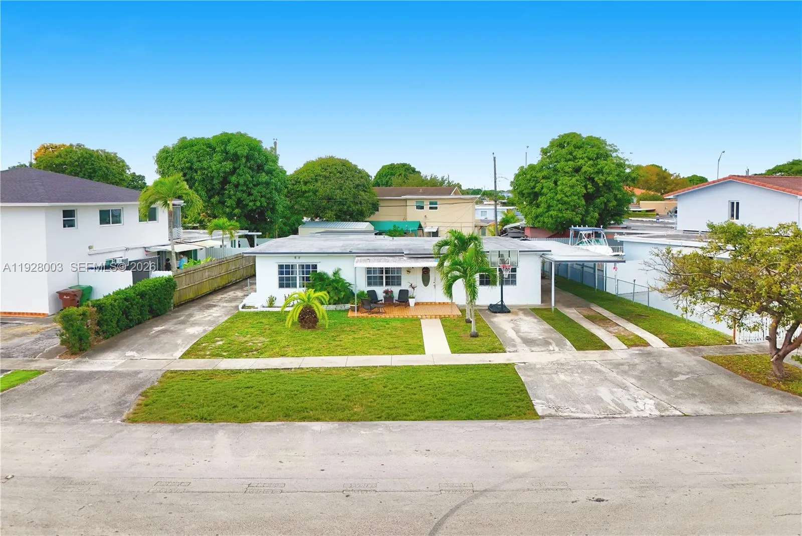Foto de propiedad en 1540 E 8th Court, Hialeah, FL 33010 Hialeah con MLS# 