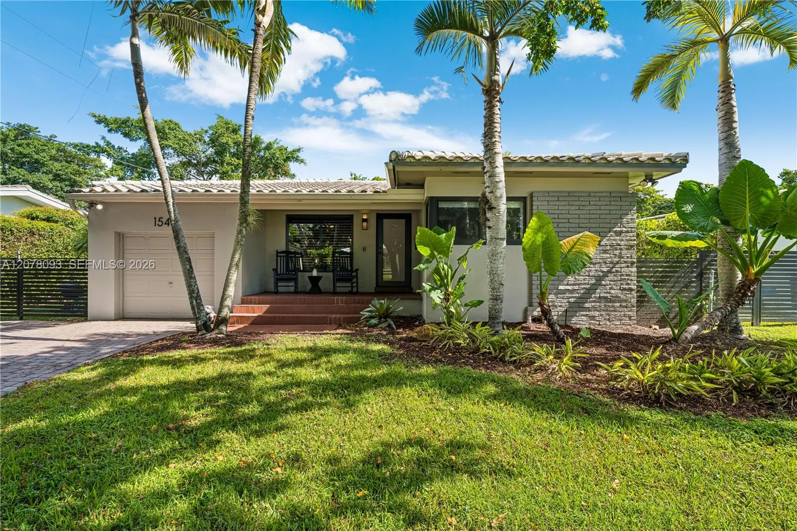 Foto de propiedad en 1541 Consolata Avenue, Coral Gables, FL 33146 Coral Gables con MLS# 