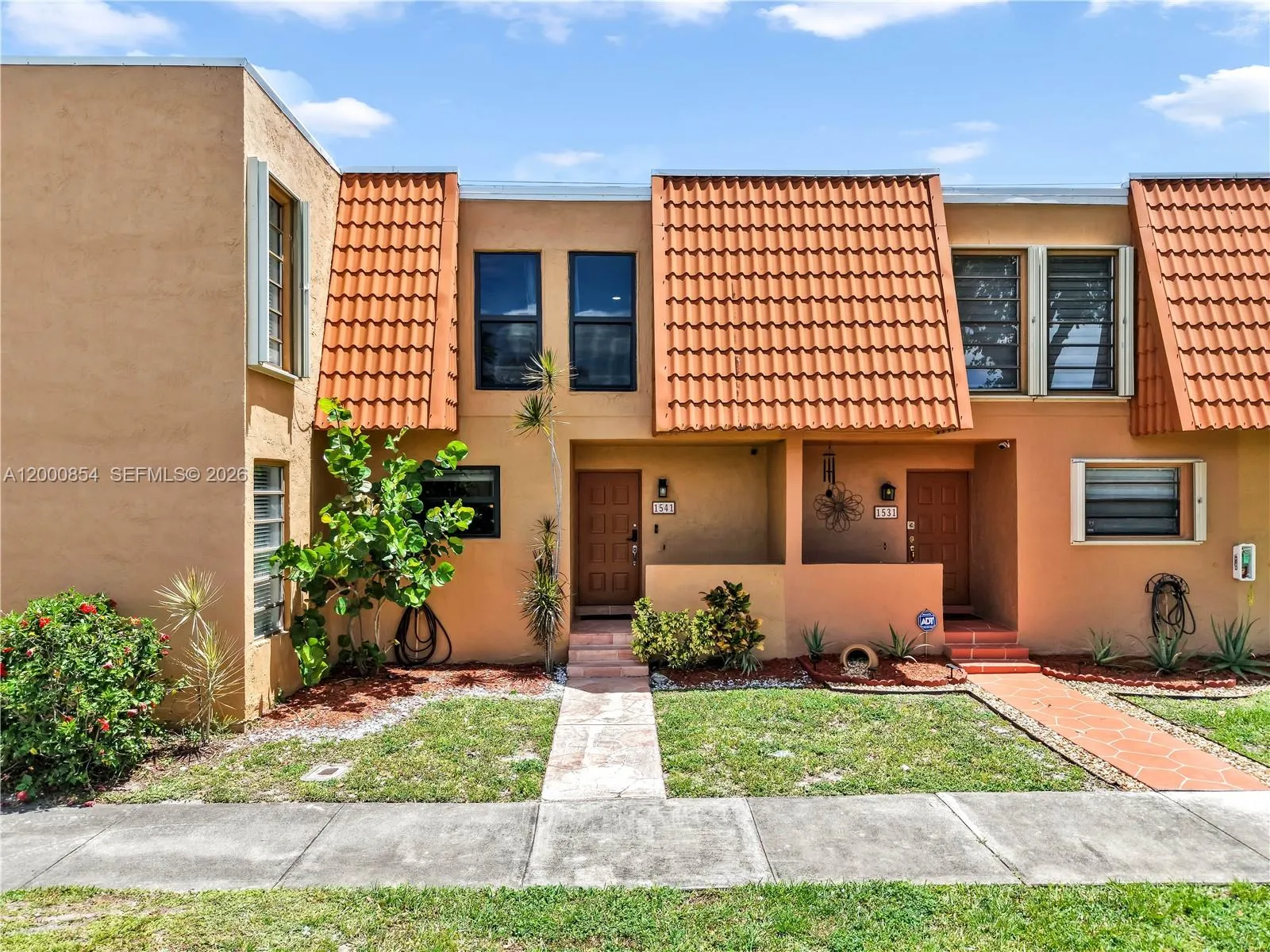 Foto de propiedad en 1541 NW 92nd Avenue 186, Pembroke Pines, FL 33024 Pembroke Pines con MLS# 