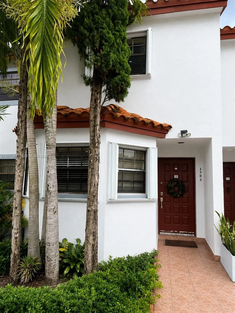 Foto de propiedad en 15410 SW 74th Cir Court 1302, Miami, FL 33193 Miami con MLS# 