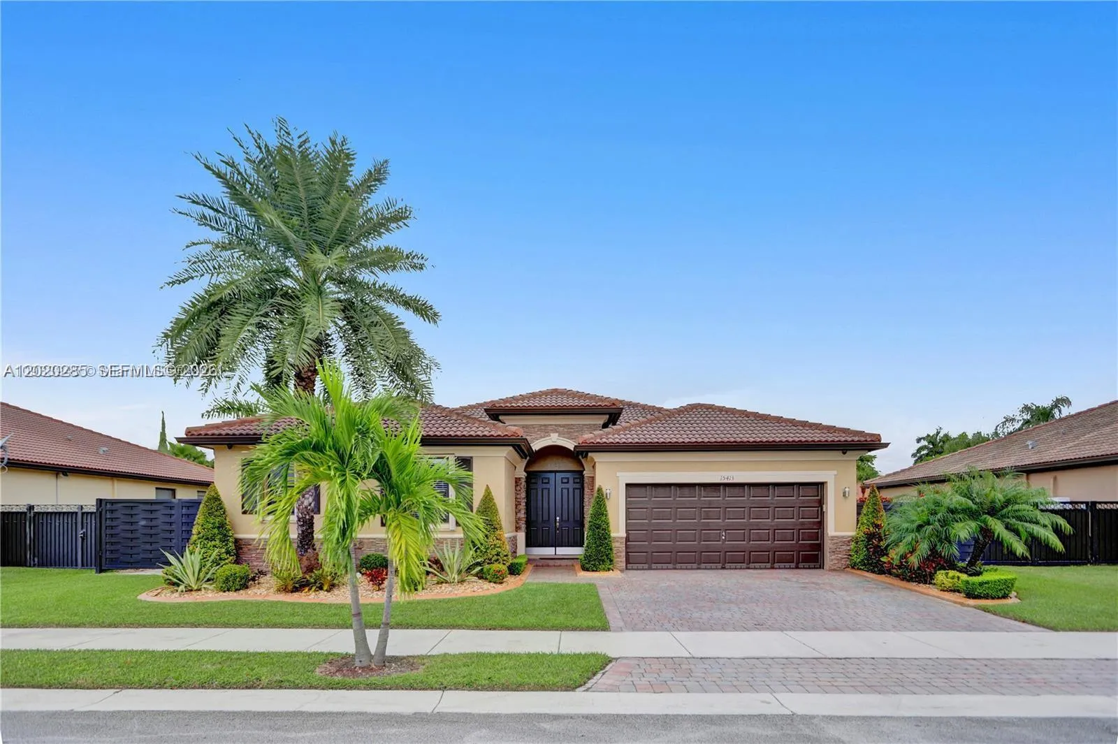 Foto de propiedad en 15413 SW 116th Terrace, Miami, FL 33196 Miami con MLS# 