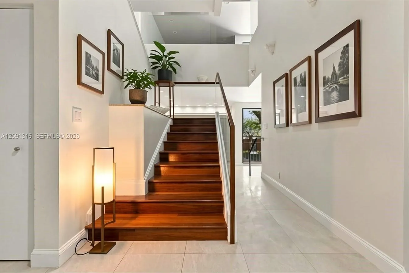 En Venta 1542 NE Quayside Terrace D2, Miami, FL 33138, Miami, FL 33138
