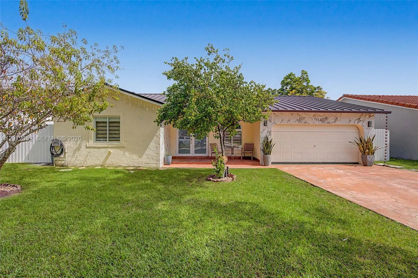 Foto de propiedad en 15431 SW 177th Terrace, Miami, FL 33187 Miami con MLS# 