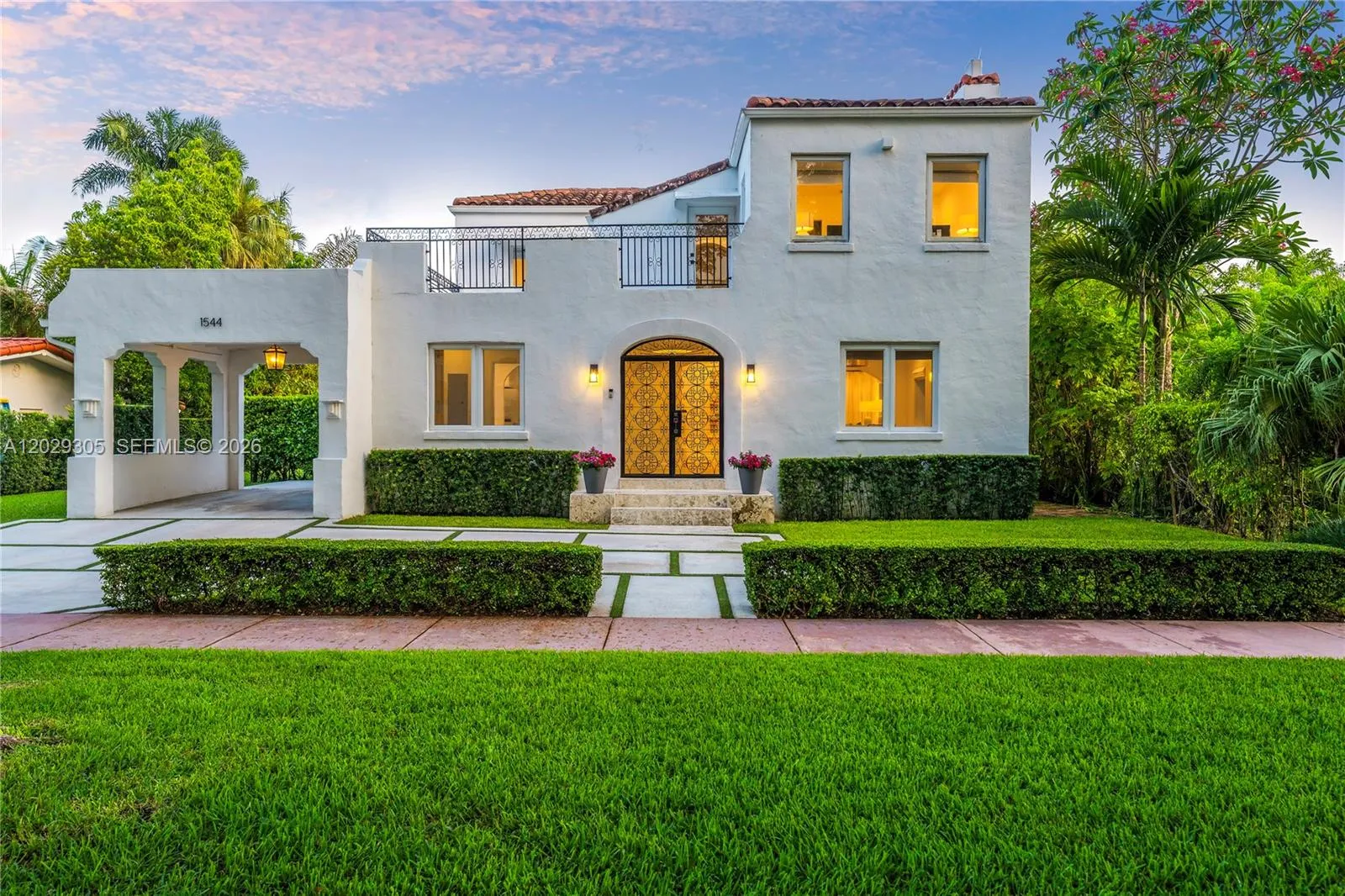Foto de propiedad en 1544 Plasentia Avenue, Coral Gables, FL 33134 Coral Gables con MLS# 