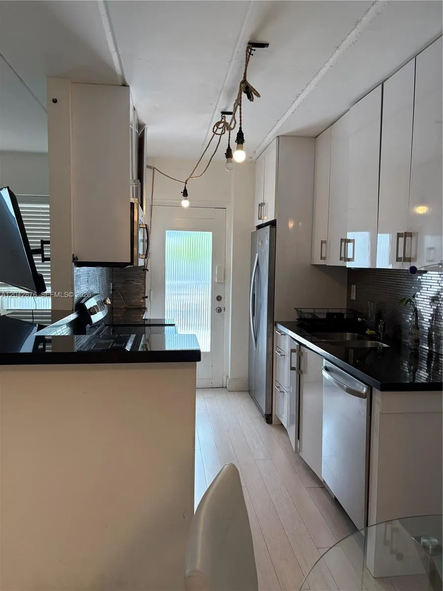 Foto de propiedad en 1545 Euclid Avenue 2F, Miami Beach, FL 33139 Miami Beach con MLS# 