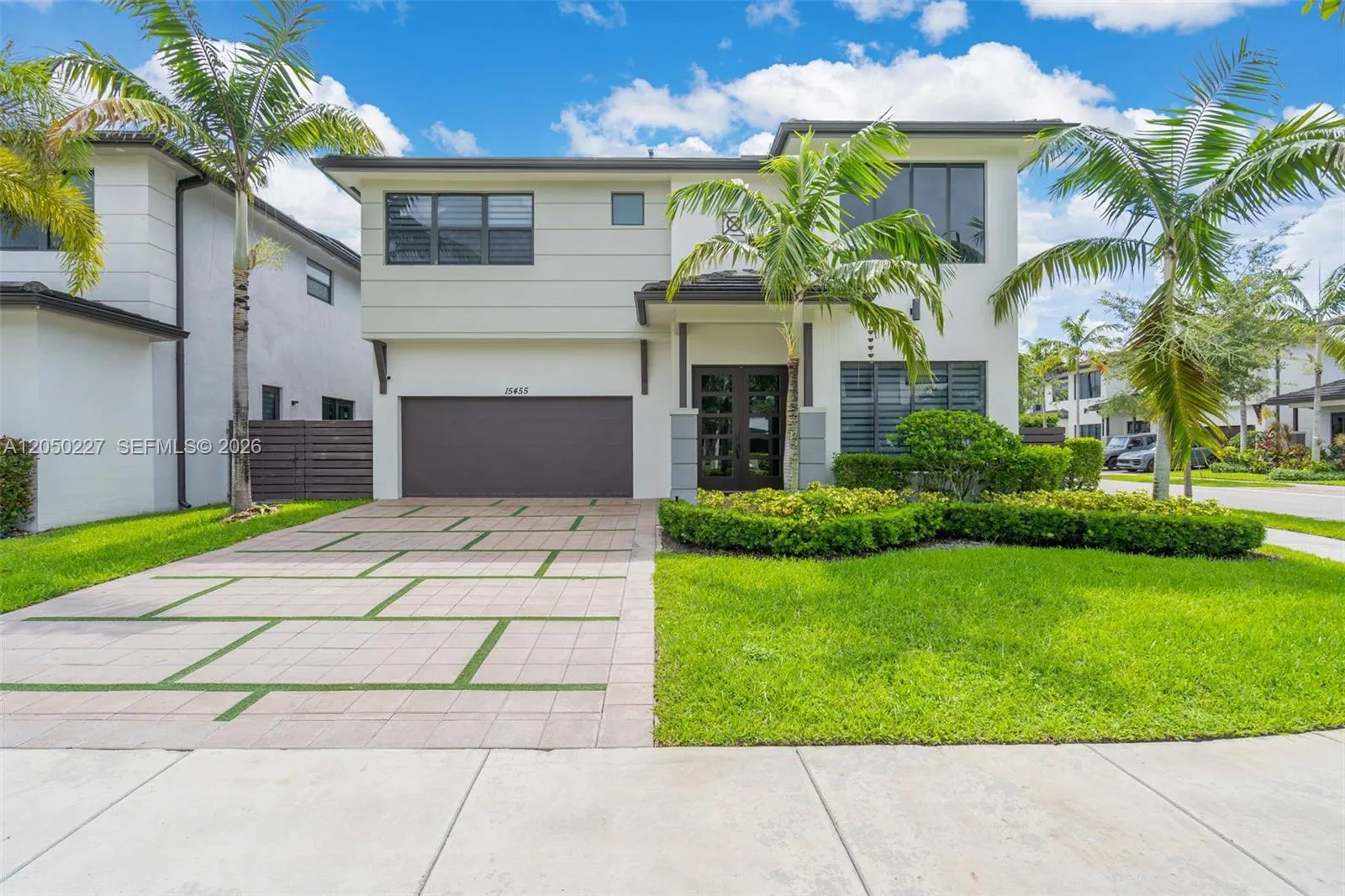Foto de propiedad en 15455 NW 88th Court, Miami Lakes, FL 33018 Miami Lakes con MLS# 