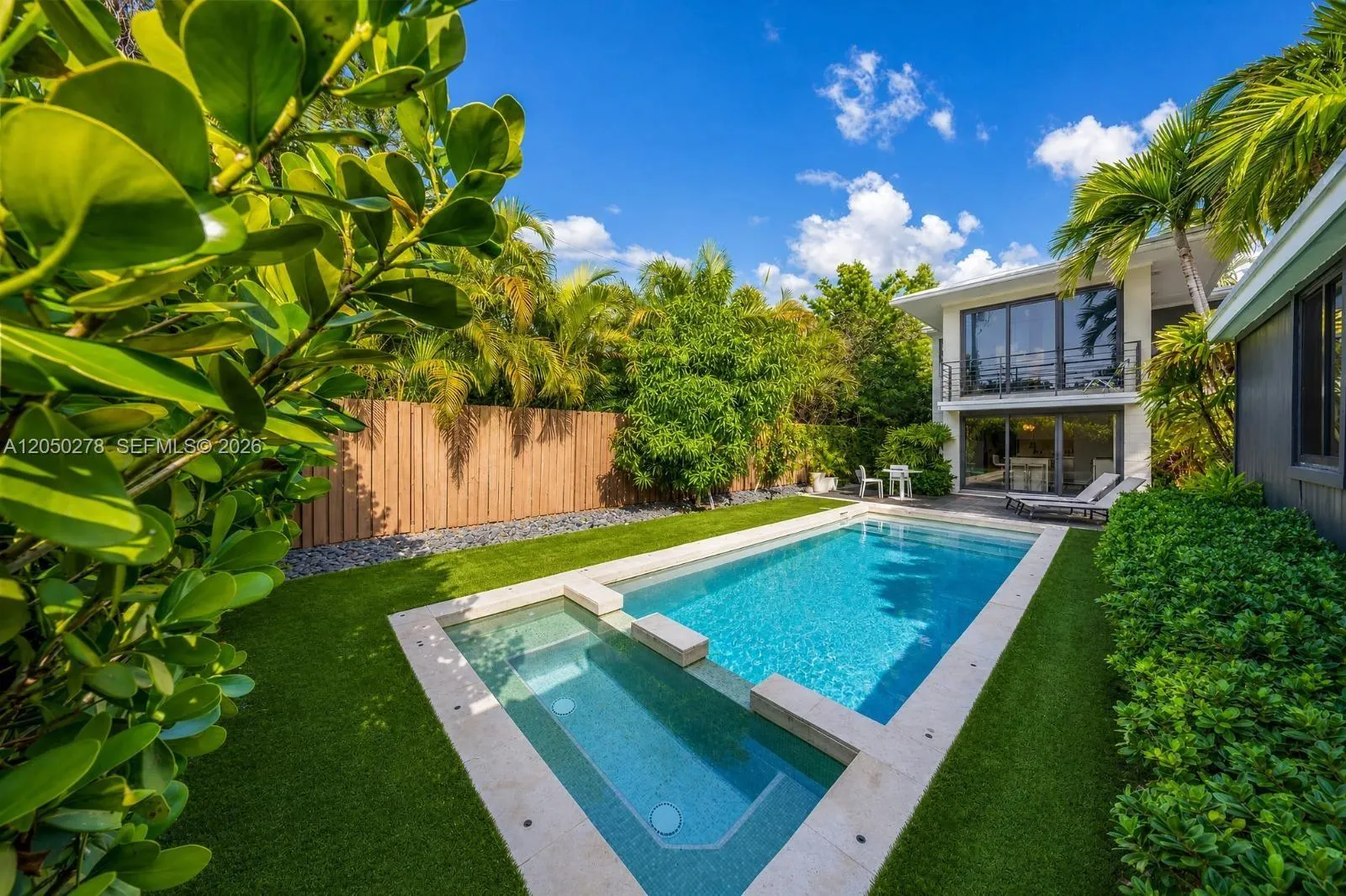Foto de propiedad en 1548 Biarritz Drive, Miami Beach, FL 33141 Miami Beach con MLS# 