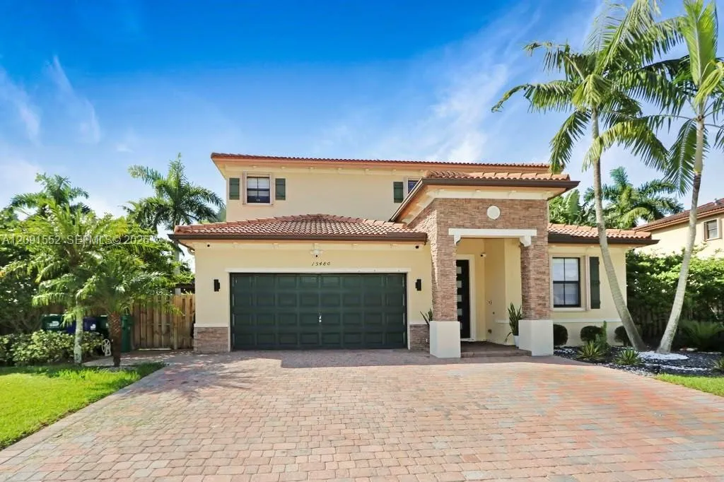 En Venta 15480 SW 119th Terrace, Miami, FL 33196, Miami, FL 33196