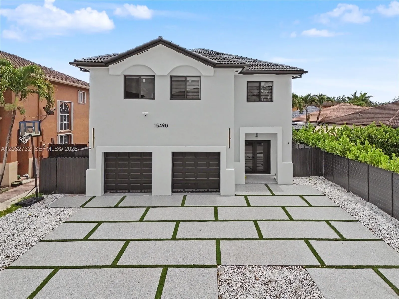 Foto de propiedad en 15490 SW 18th Lane, Miami, FL 33185 Miami con MLS# 