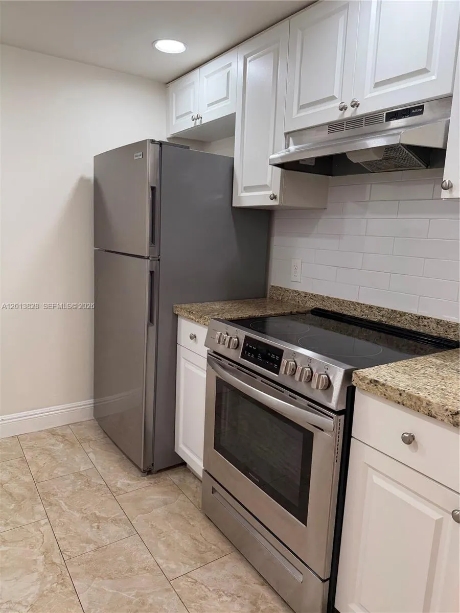 Foto de propiedad en 1551 SW 135th Terrace 311G, Pembroke Pines, FL 33027 Pembroke Pines con MLS# 
