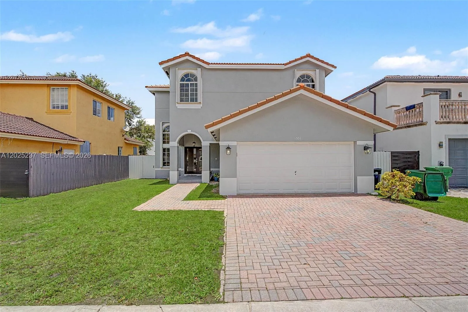 Foto de propiedad en 1551 SW 154th Court, Miami, FL 33194 Miami con MLS# 