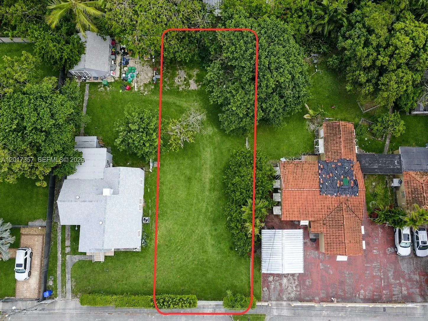 Foto de propiedad en 1555 NW 26th Street, Miami, FL 33142 Miami con MLS# 