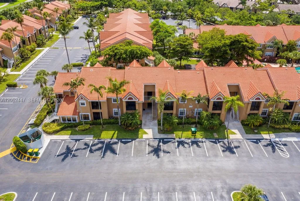 Foto de propiedad en 15560 SW 104th Terrace 6110, Miami, FL 33196 Miami con MLS#