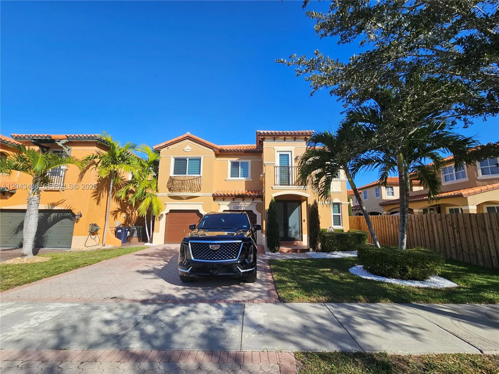 Foto de propiedad en 15561 SW 31st Lane 0, Miami, FL 33185 Miami con MLS# 