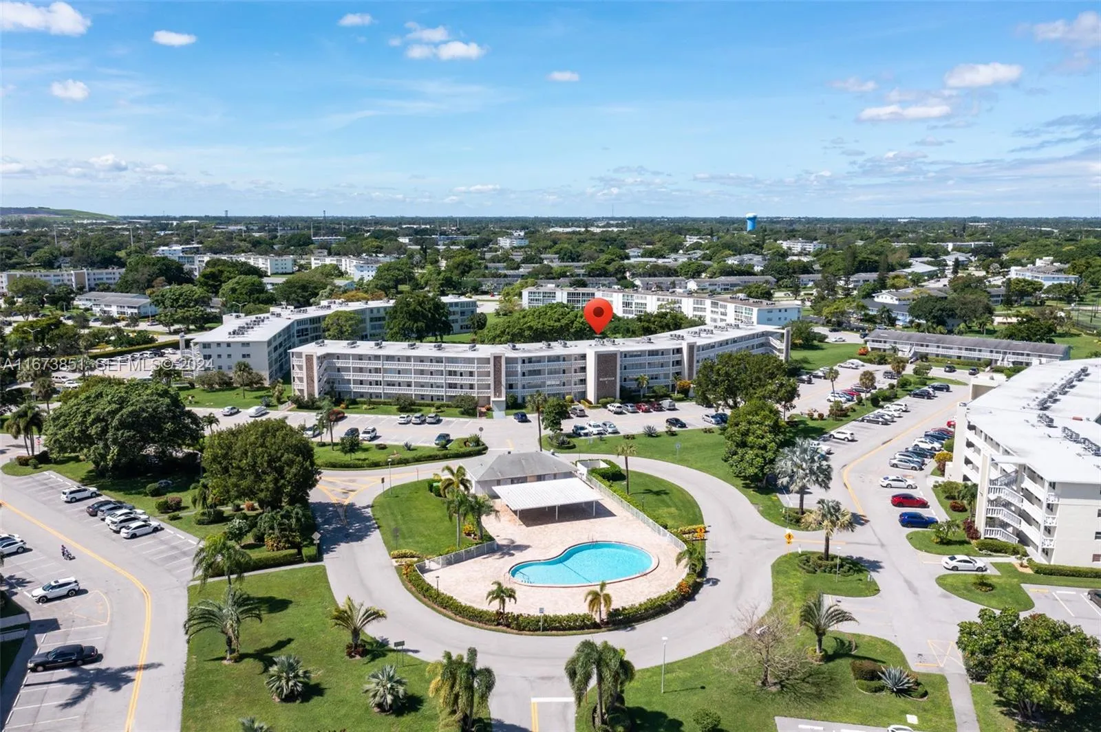 Foto de propiedad en 156 E Grantham E 156, Deerfield Beach, FL 33442 Deerfield Beach con MLS# 