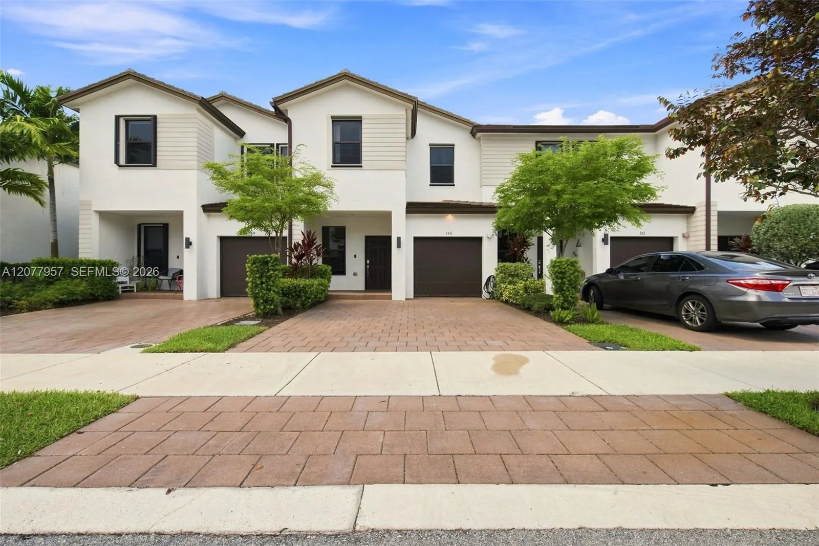 Foto de propiedad en 156 SW 185th Way, Pembroke Pines, FL 33029 Pembroke Pines con MLS# 