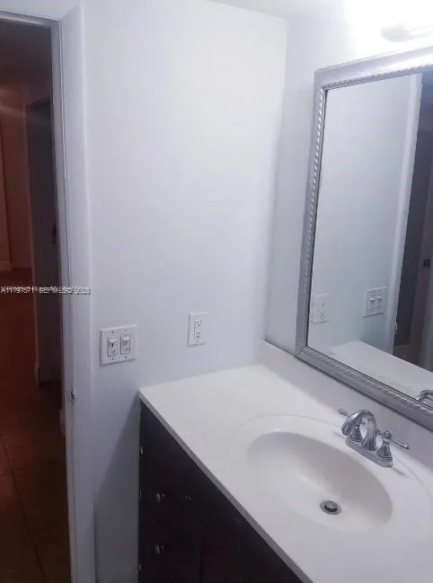 Foto de propiedad en 15600 NW 7th Avenue 319, Miami, FL 33169 Miami con MLS# 