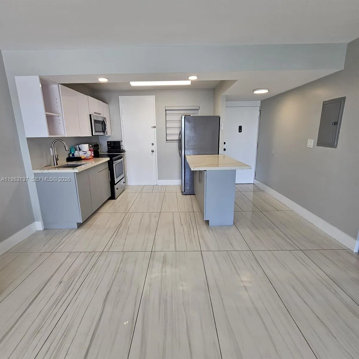 En Venta 15600 NW 7th Avenue 703, Miami, FL 33169, Miami, FL 33169