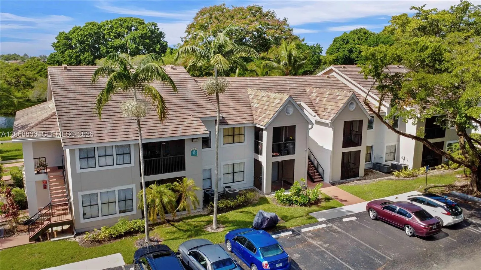 Foto de propiedad en 15600 SW 106th Lane 1007, Miami, FL 33196 Miami con MLS# 