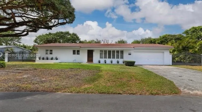Alquilada 15620 SW 87th Court 15620, Palmetto Bay, FL 33157, Palmetto Bay, FL 33157