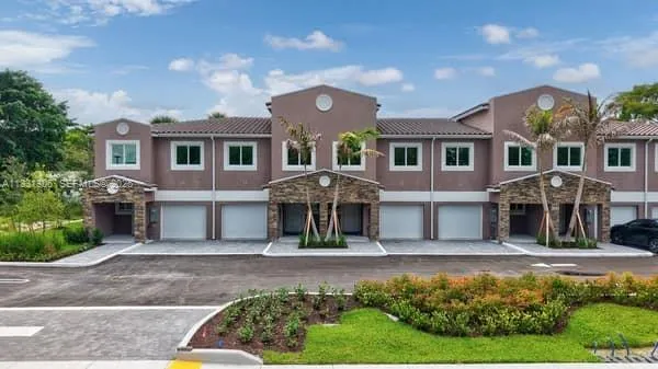 Foto de propiedad en 1563 NW 94th Way 09, Coral Springs, FL 33071 Coral Springs con MLS# 