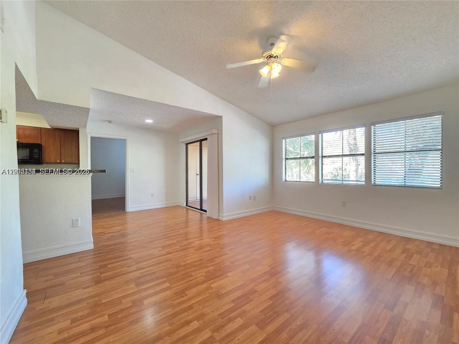 Foto de propiedad en 15650 SW 105th Lane 502, Miami, FL 33196 Miami con MLS# 