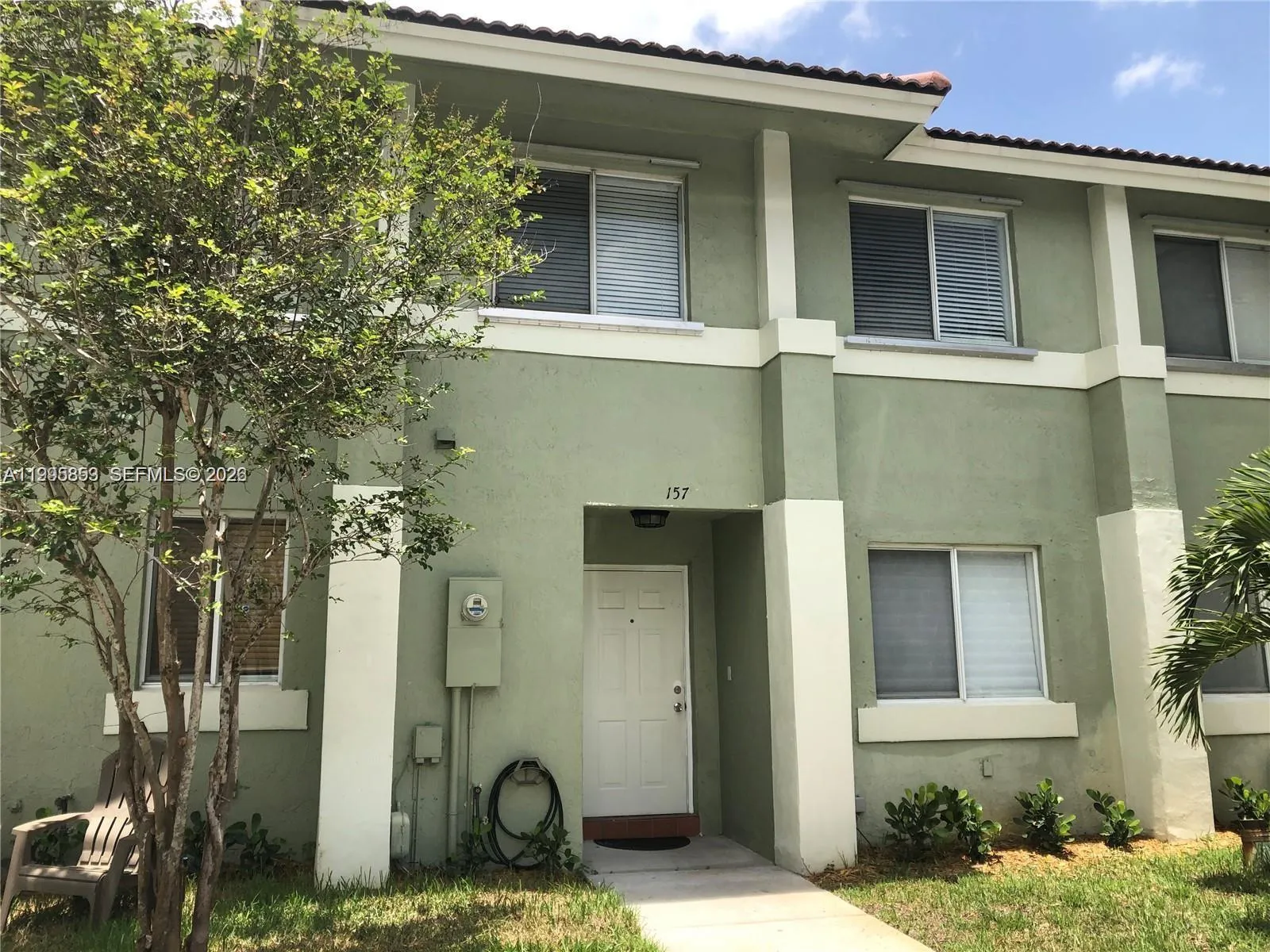 Foto de propiedad en 157 Hidden Ct Road I-48, Hollywood, FL 33023 Hollywood con MLS# 