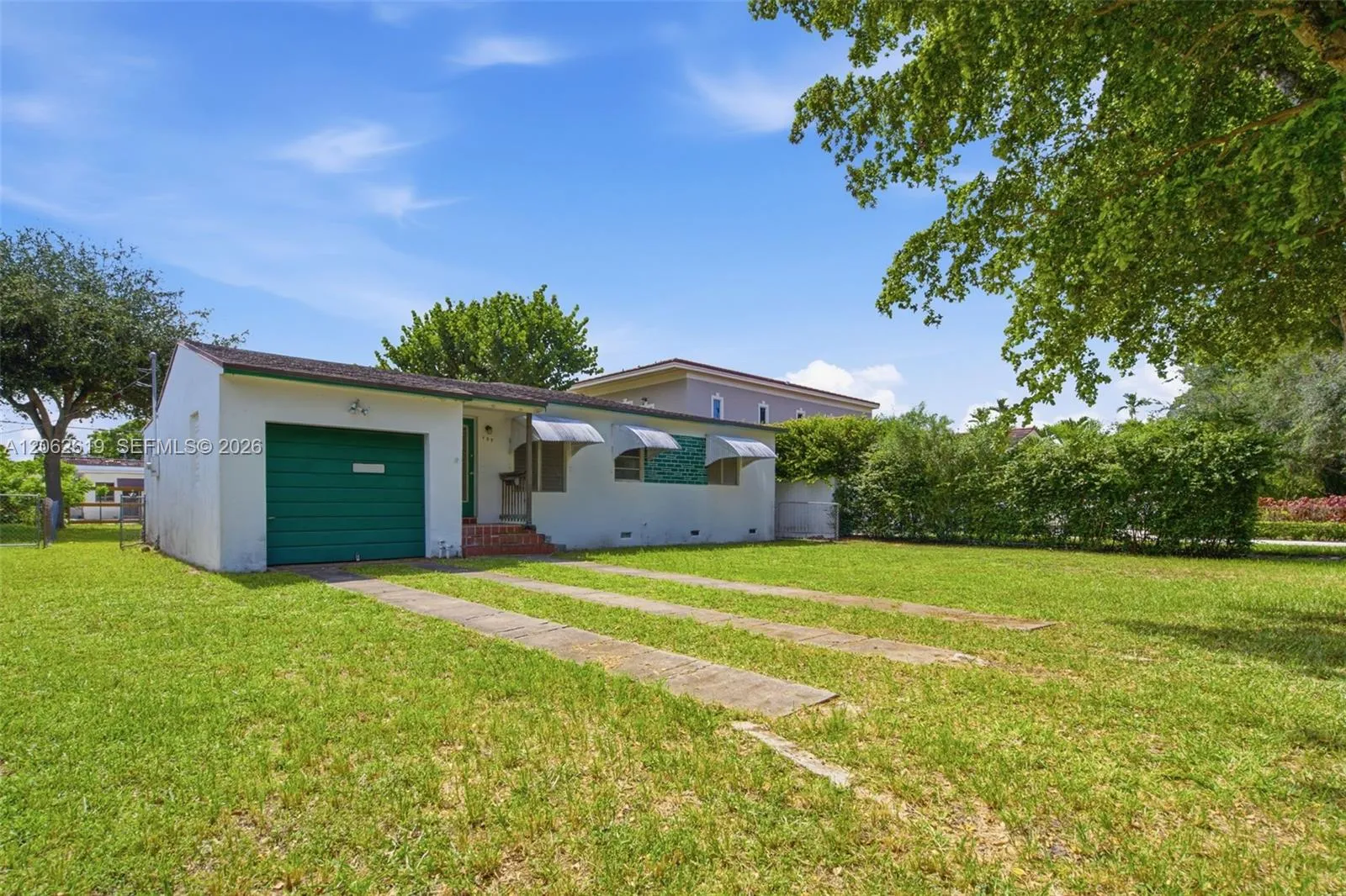 Foto de propiedad en 157 Lenape Drive, Miami Springs, FL 33166 Miami Springs con MLS# 