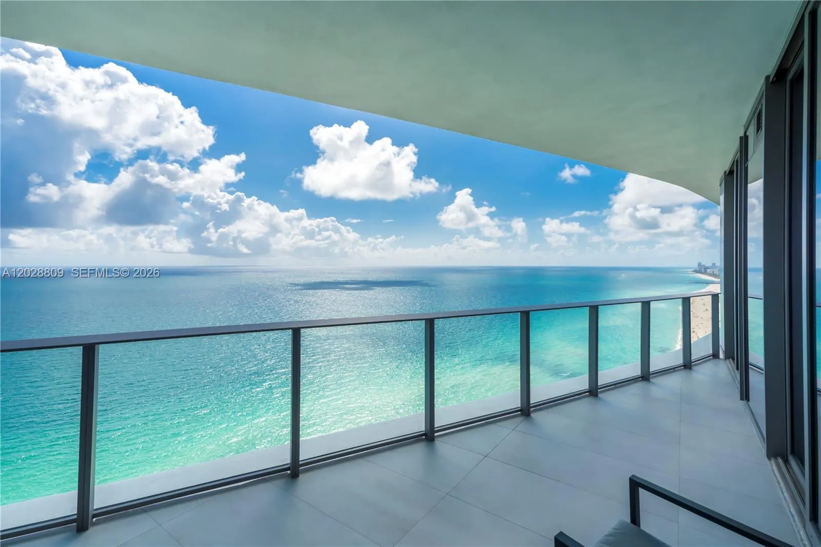 Foto de propiedad en 15701 Collins Avenue 2903, Sunny Isles Beach, FL 33160 Sunny Isles Beach con MLS# 