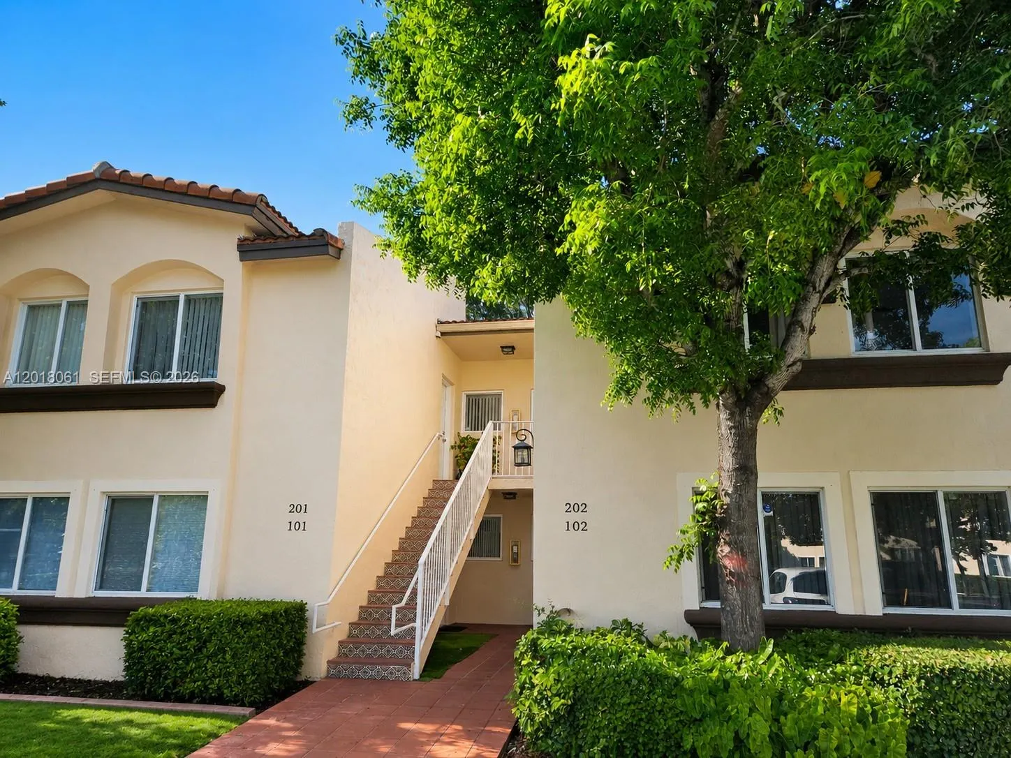 Foto de propiedad en 15721 SW 137th Avenue 202, Miami, FL 33177 Miami con MLS# 