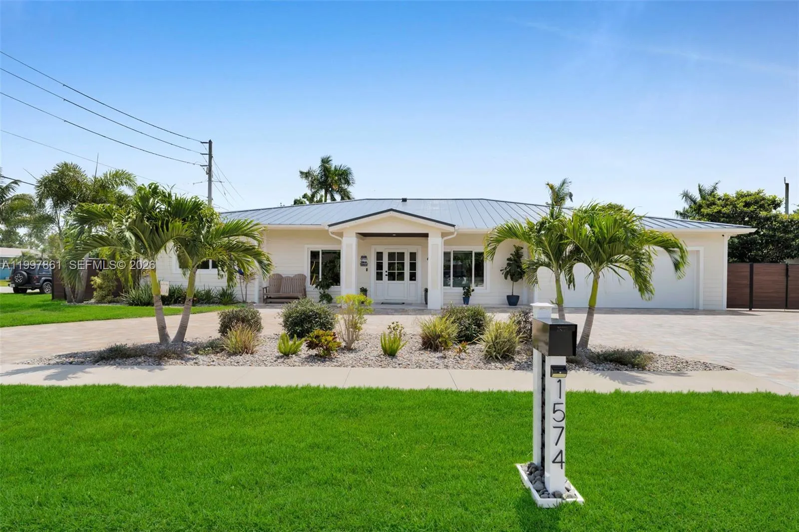 Foto de propiedad en 1574 Ricardo, Fort Myers, FL 33901 Fort Myers con MLS# 