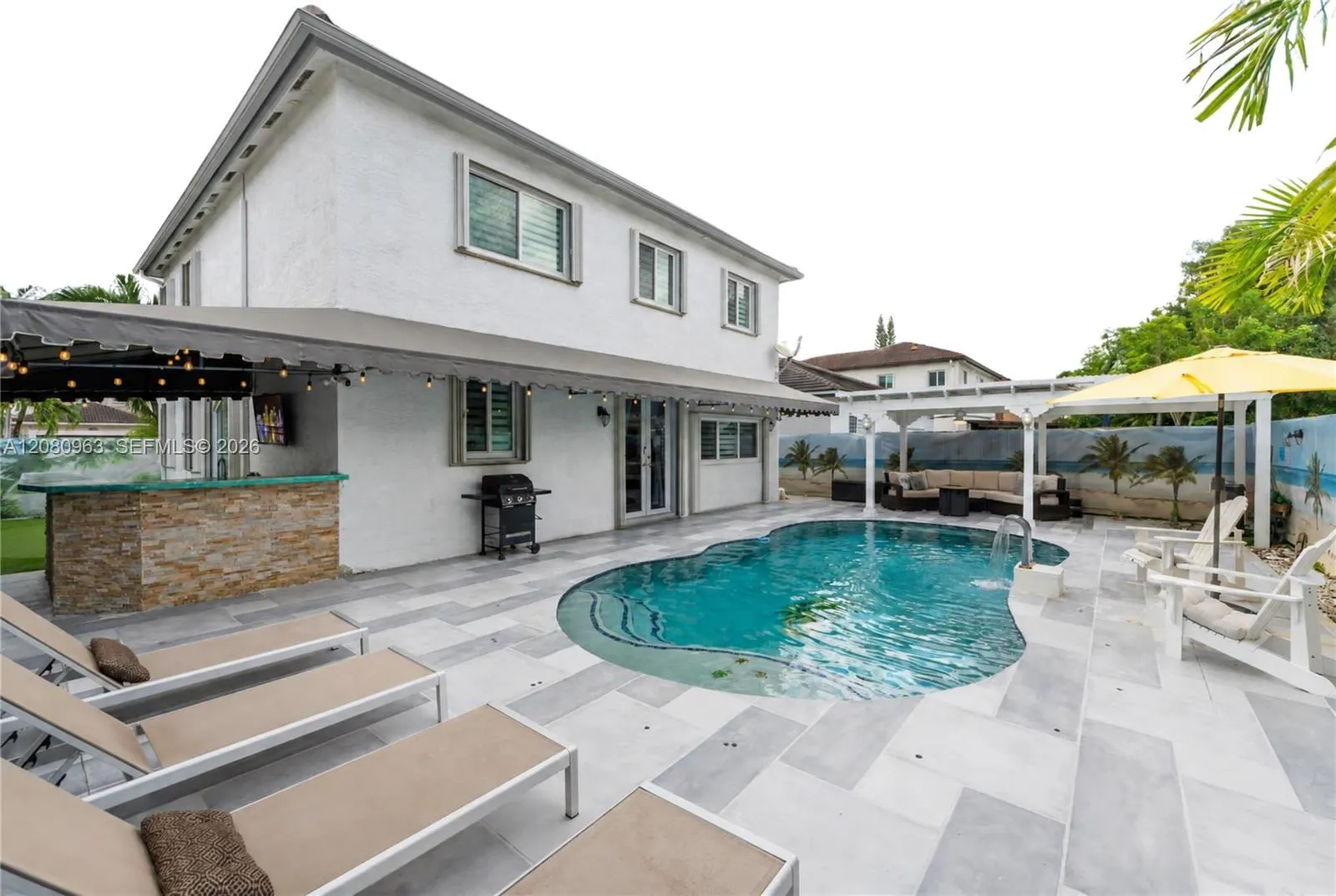Foto de propiedad en 15740 SW 141st Street, Miami, FL 33196 Miami con MLS# 
