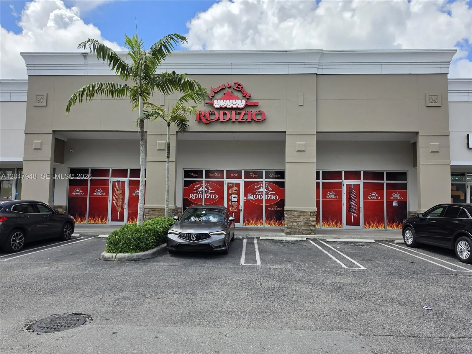 Foto de propiedad en 15750 SW 56 Street, Miami, FL 33185 Miami con MLS# 