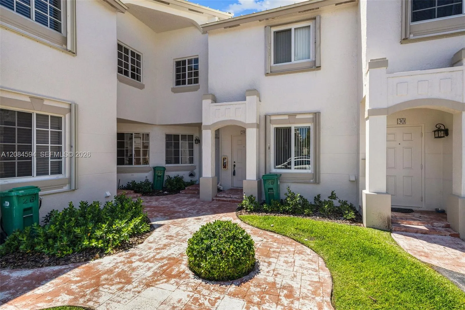 Foto de propiedad en 15750 SW 92nd Avenue 29C, Palmetto Bay, FL 33157 Palmetto Bay con MLS# 