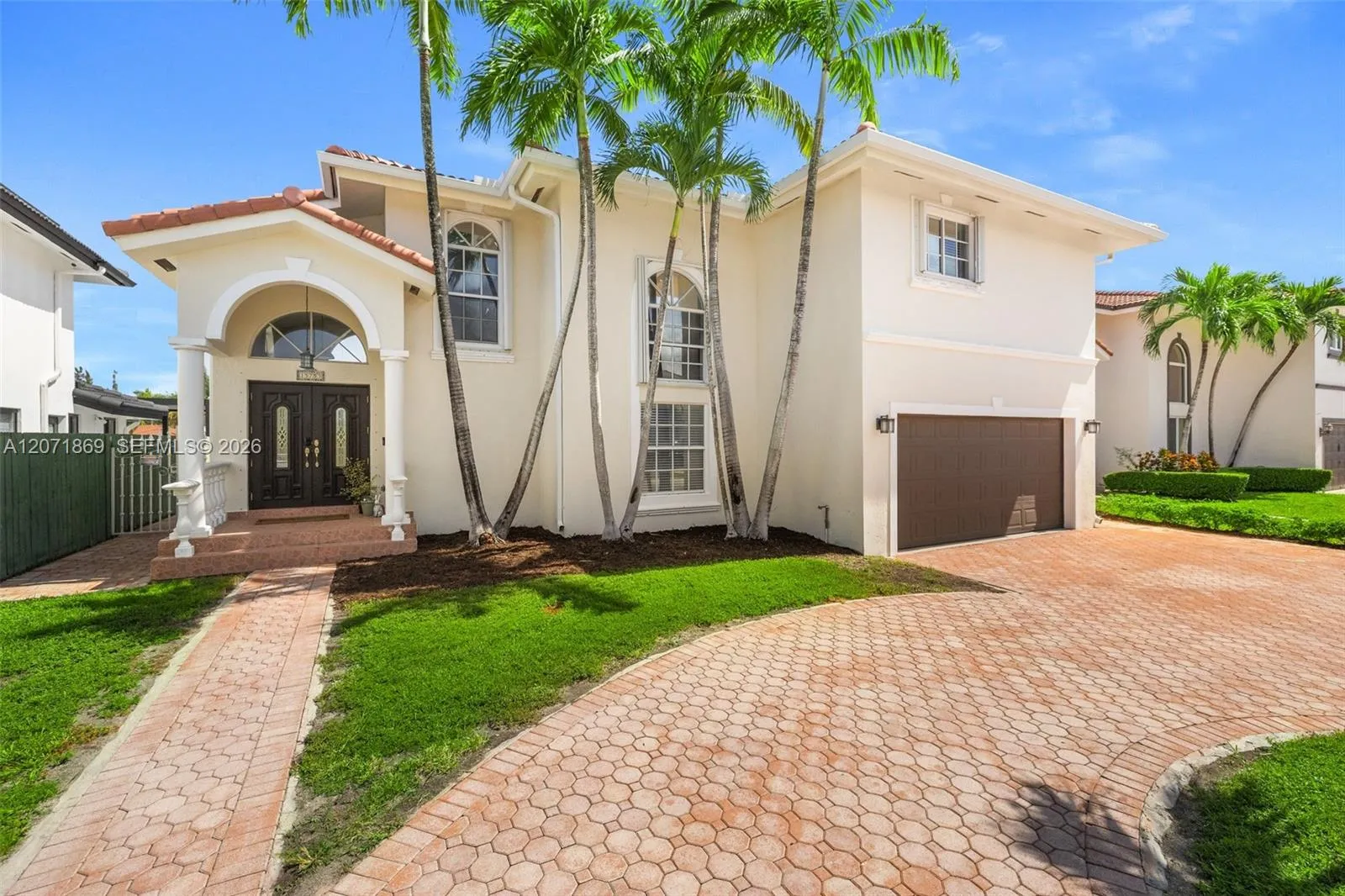 Foto de propiedad en 15753 SW 43rd Street, Miami, FL 33185 Miami con MLS# 