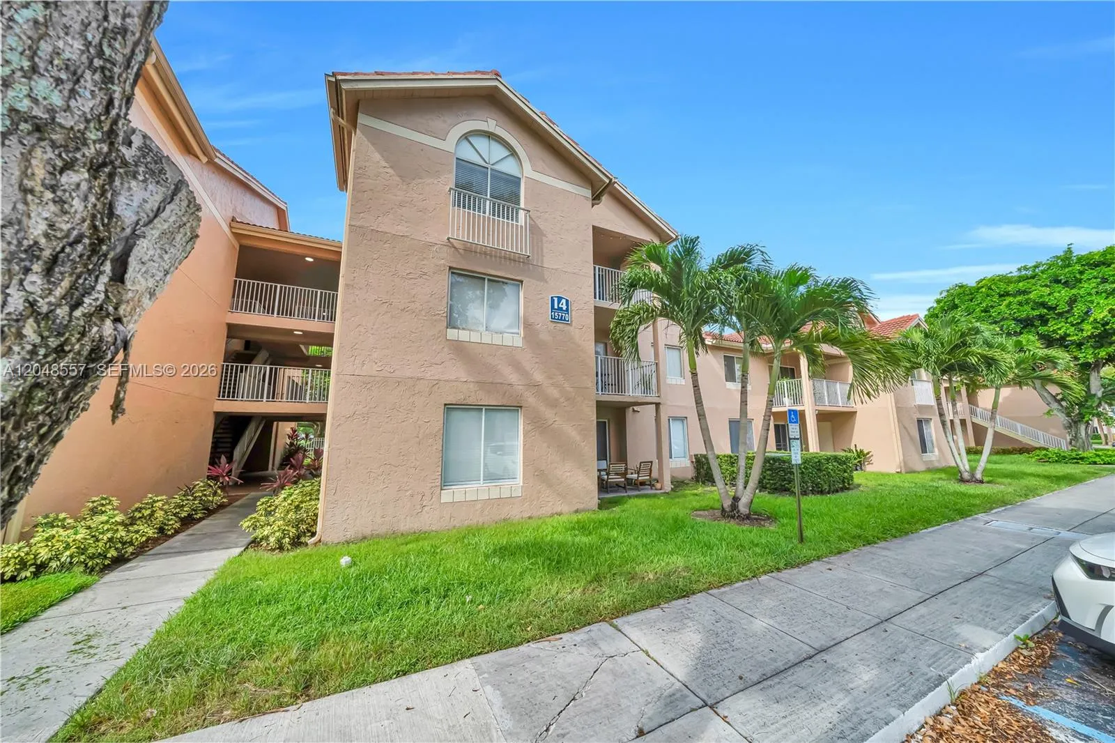 Foto de propiedad en 15770 SW 106th Terrace 106, Miami, FL 33196 Miami con MLS# 