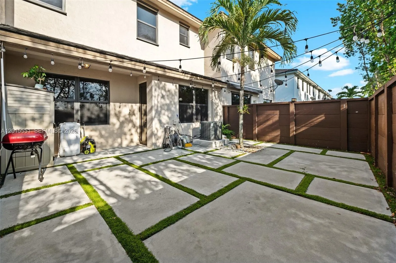 Foto de propiedad en 15776 NW 91st Court, Miami Lakes, FL 33018 Miami Lakes con MLS# 
