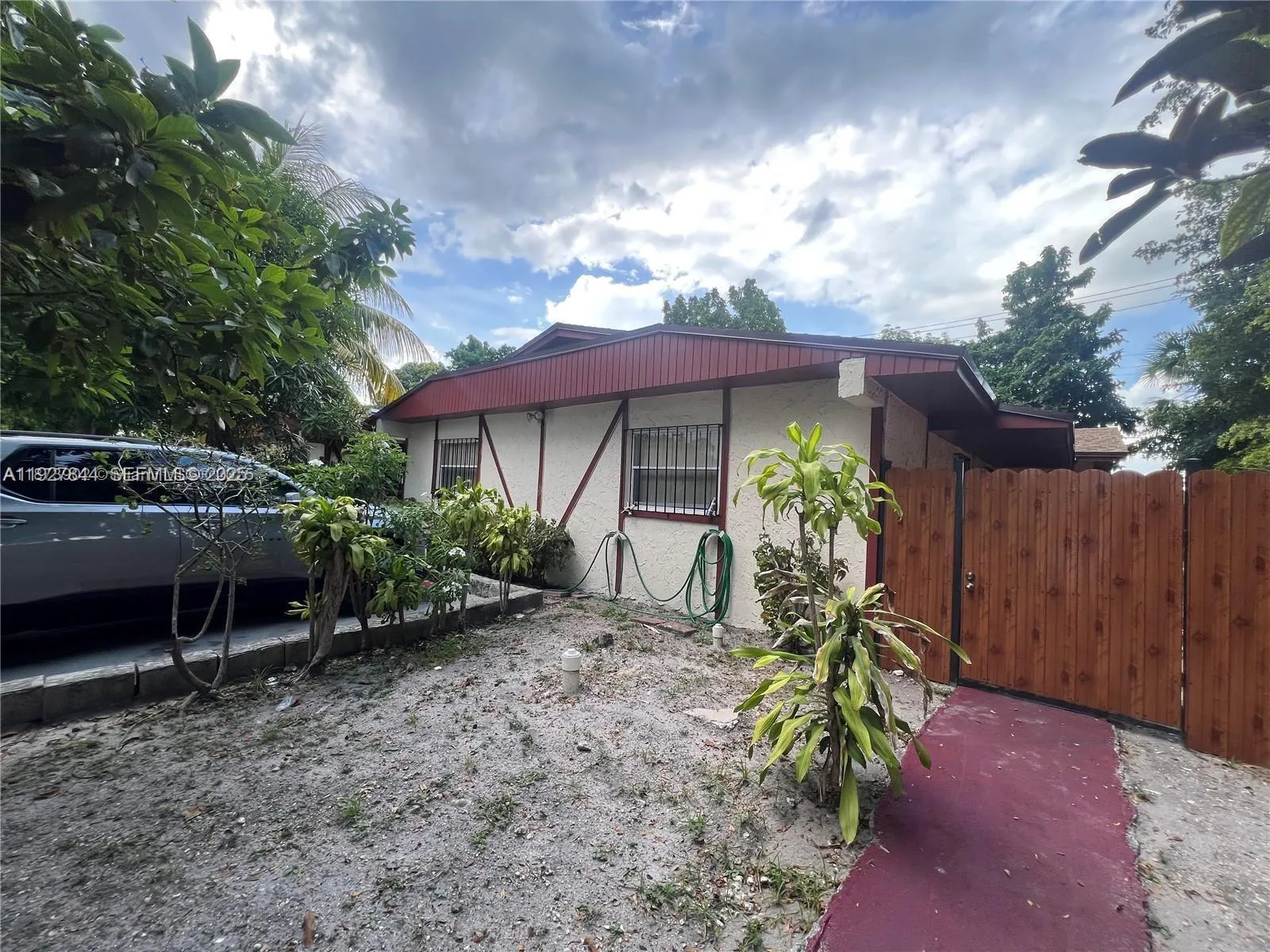 Foto de propiedad en 1581 NE 117 Street, Miami, FL 33161 Miami con MLS# 