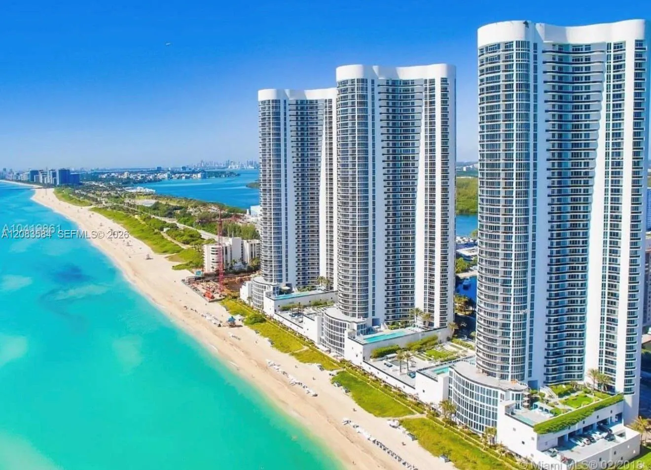 Foto de propiedad en 15811 Collins Avenue 2305, Sunny Isles Beach, FL 33160 Sunny Isles Beach con MLS# 