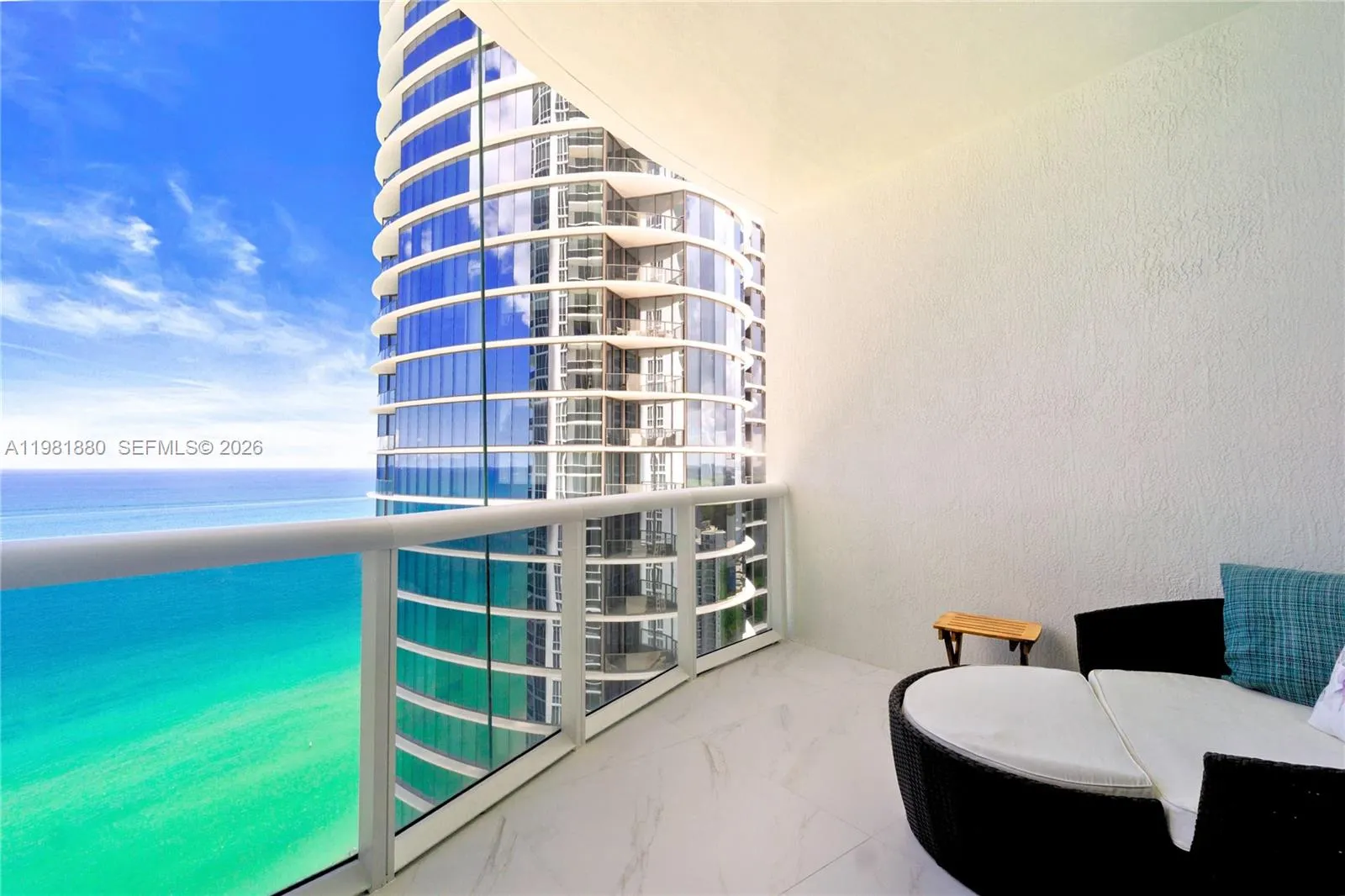 Foto de propiedad en 15811 Collins Avenue 2606, Sunny Isles Beach, FL 33160 Sunny Isles Beach con MLS# 