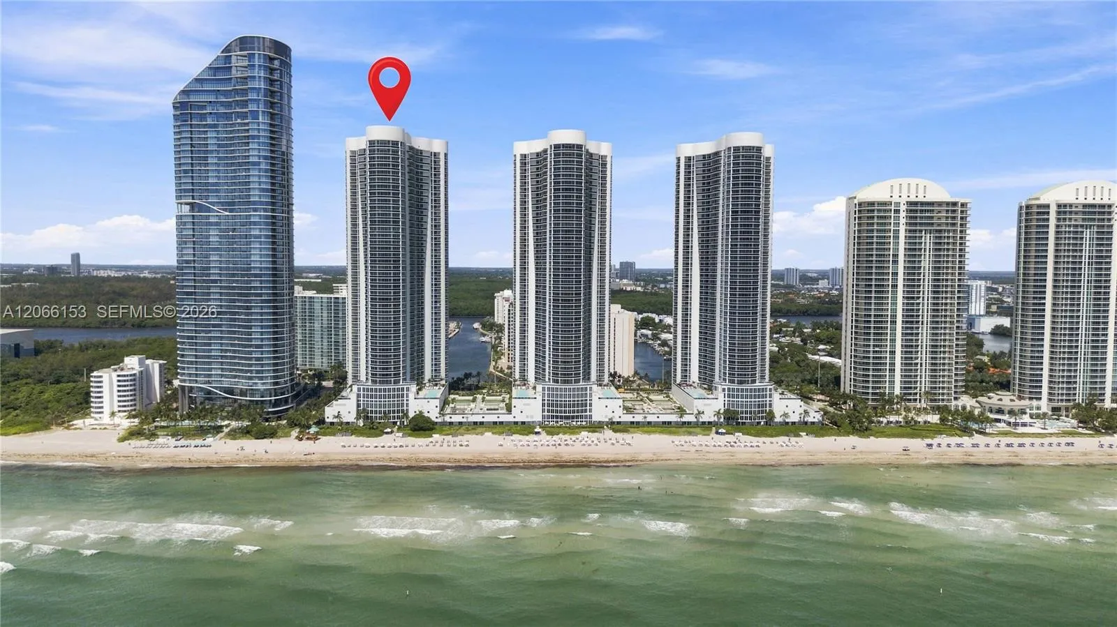 Foto de propiedad en 15811 Collins Avenue 2802, Sunny Isles Beach, FL 33160 Sunny Isles Beach con MLS# 