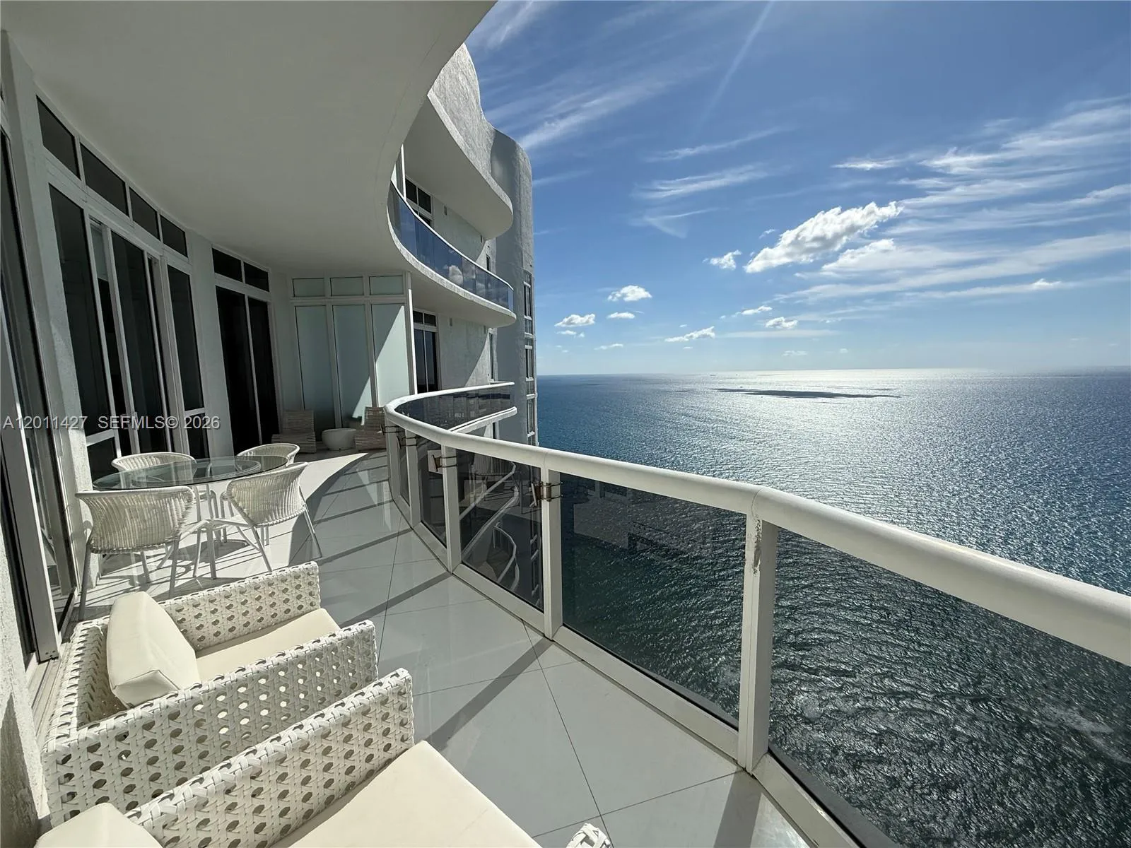 En Renta 15811 Collins Avenue 4207, Sunny Isles Beach, FL 33160, Sunny Isles Beach, FL 33160